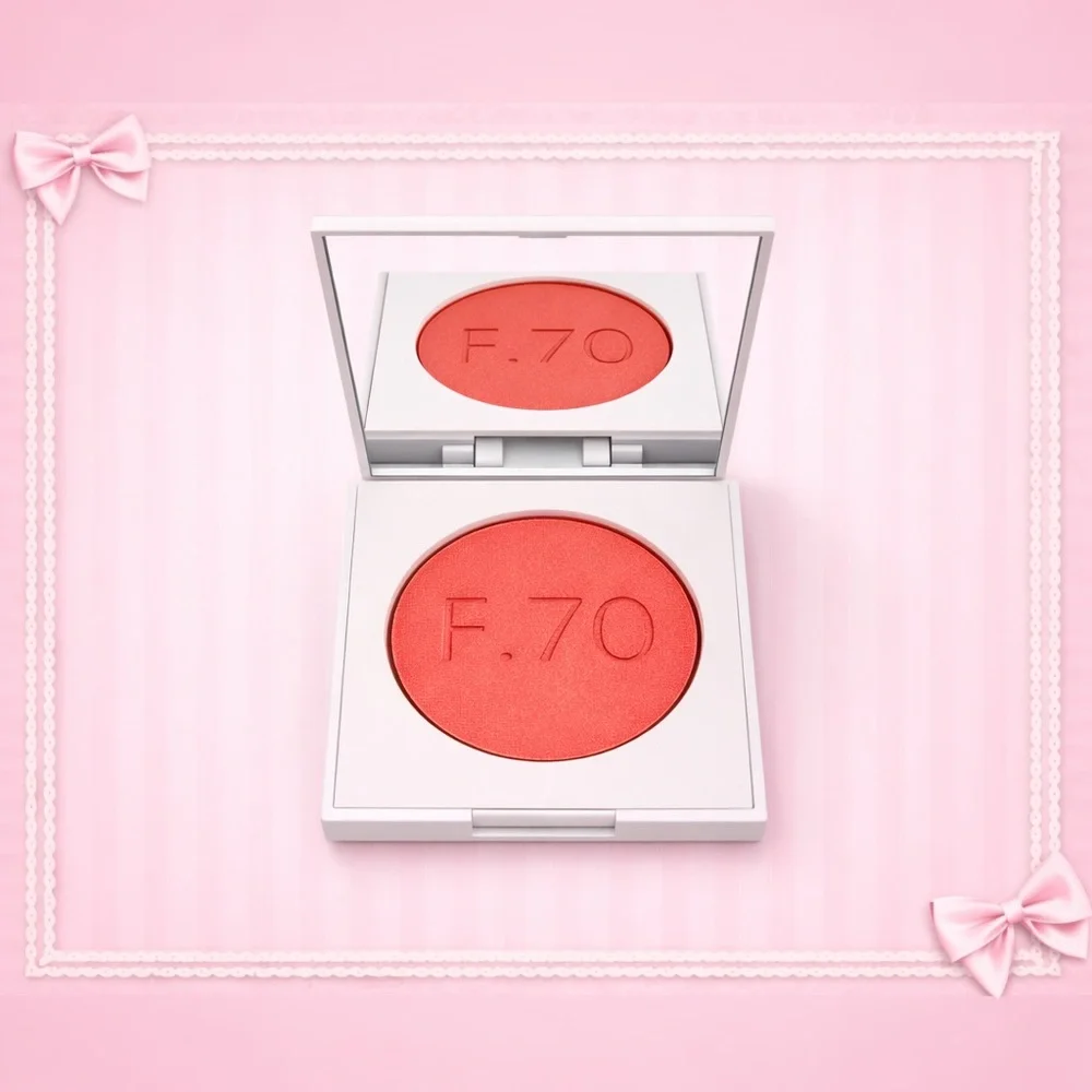 FLYTE.70 ColorBack™ Pressed Cheek Blush – Abracadabra – 0.13 oz Compact